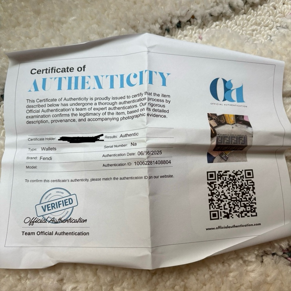 Fendi Bifold wallet with COA - Picture 7 of 7